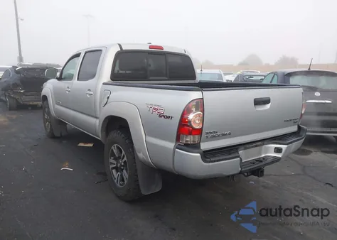 2011 Toyota Tacoma Prerunner V6 z USA, uszkodzony, nr VIN 3TMJU4GN3BM110896